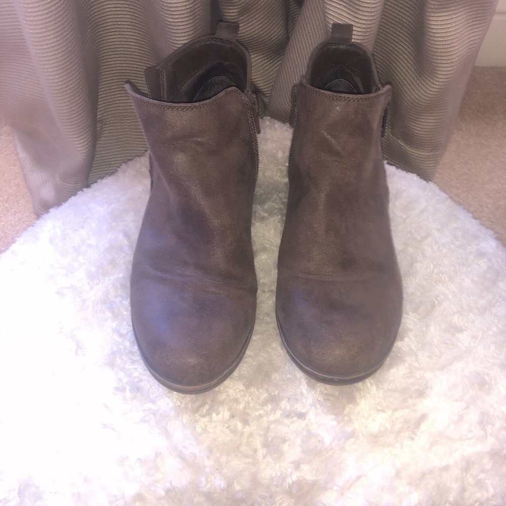 ankle boots